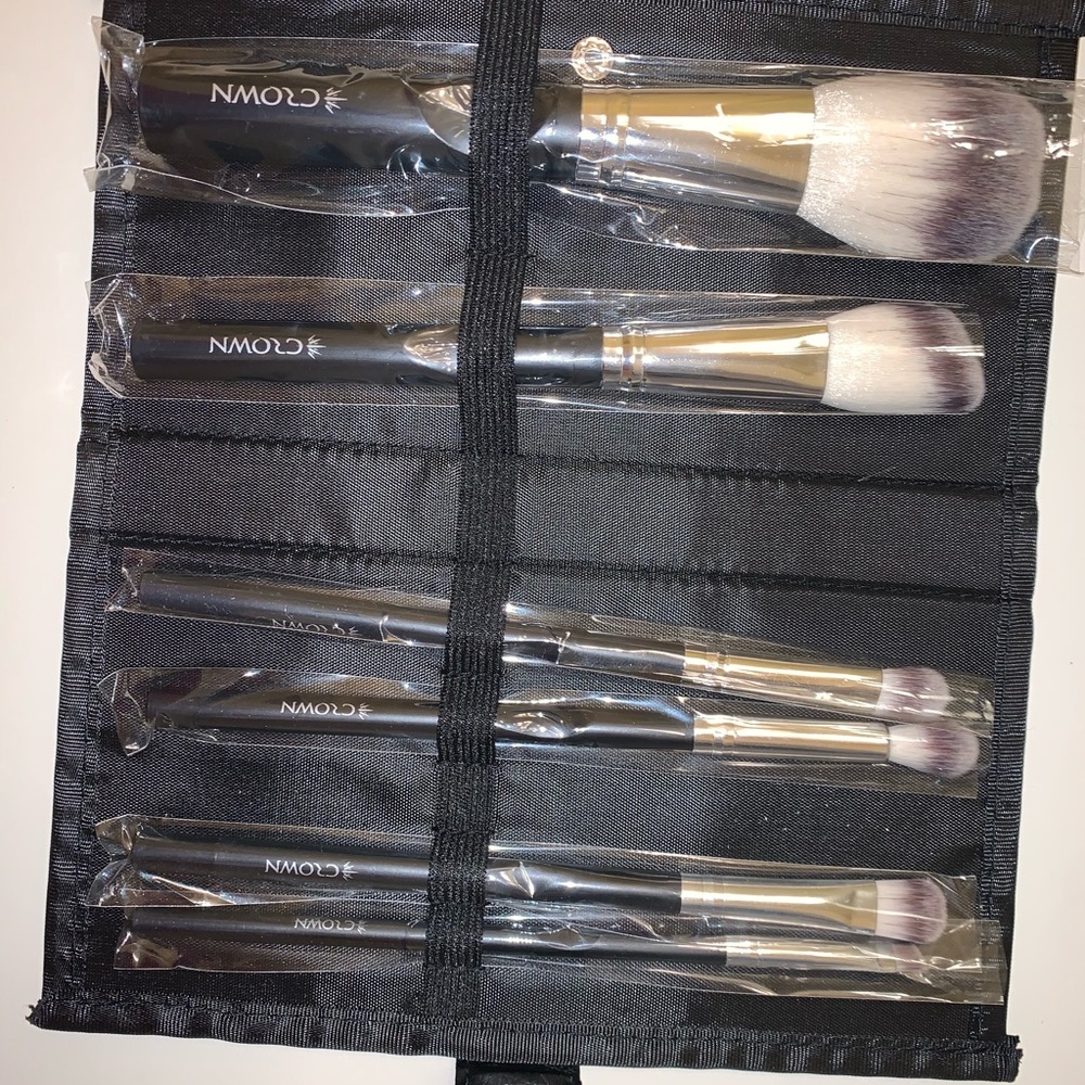 Crown Pro brush set + case!